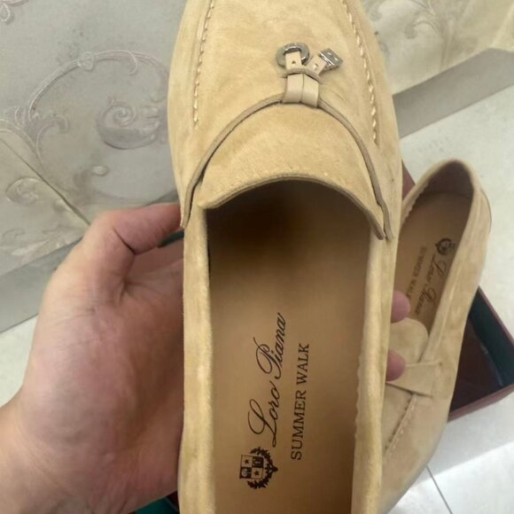 Loro Piana Summer Walks - Picture 3 of 5